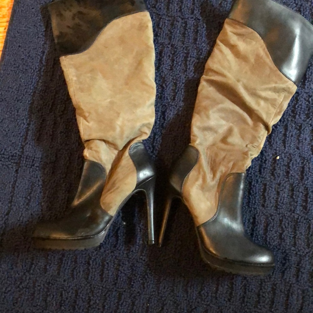 Boots - Picture 2 of 4
